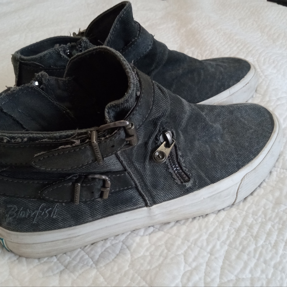 Blowfish Malibu black dark grey high top shoes